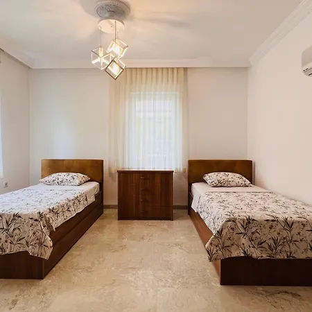 Detached Azur Szálloda